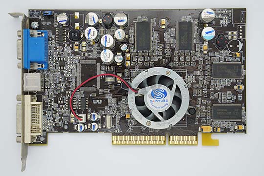 蓝宝石SAPPHIRE 9600 Pro 128MB DDR AGP 显示卡（ATI Radeon 9600Pro芯片）